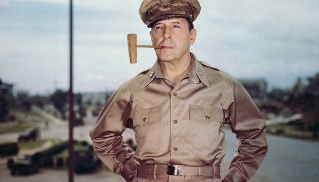 General Douglas MacArthur MacArthur: Người mở cửa nước Nhật lần thứ hai | Hỏi gì?