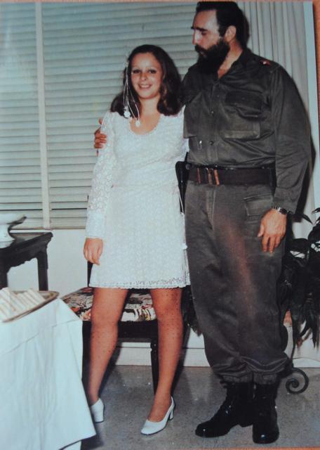 Fidel và Alina trong ngày cưới Alina năm 1973.